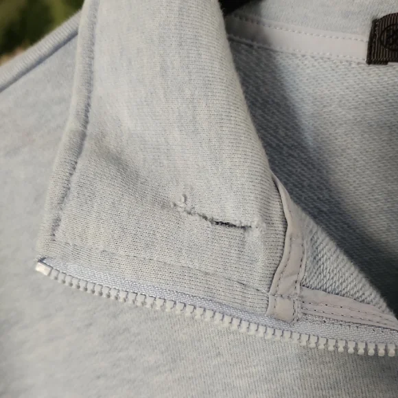 Women’s G/FORE Light Blue Quarter Zip Pullover Skull Logo Golf Sweatshirt - Picture 7 of 12